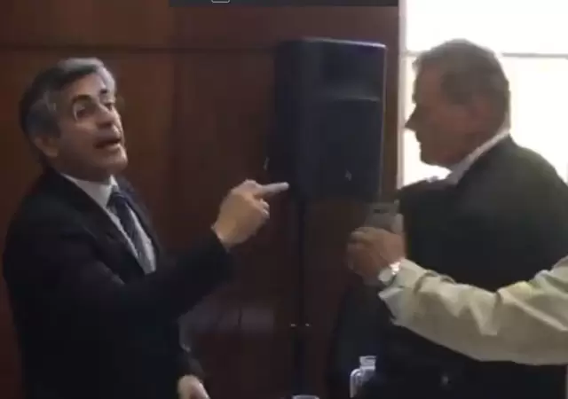 Romano-discutiendo-con-Ferrer