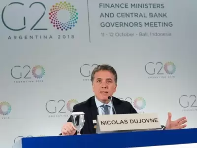 Nicol�s-Dujovne-hablando-del-salario
