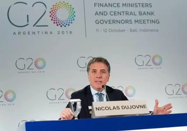 Nicol�s-Dujovne-hablando-del-salario