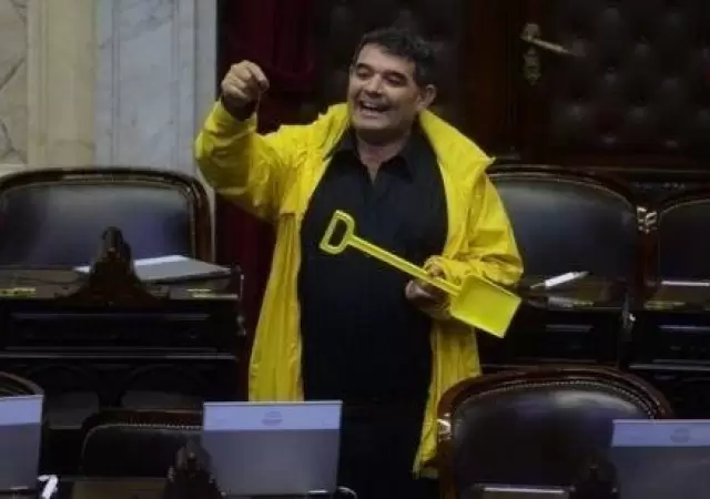 DrPS_1AXcAMzlFz