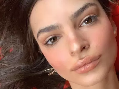 Emily-Ratajkowski-instagram-hot-bikini-blanca-sexy