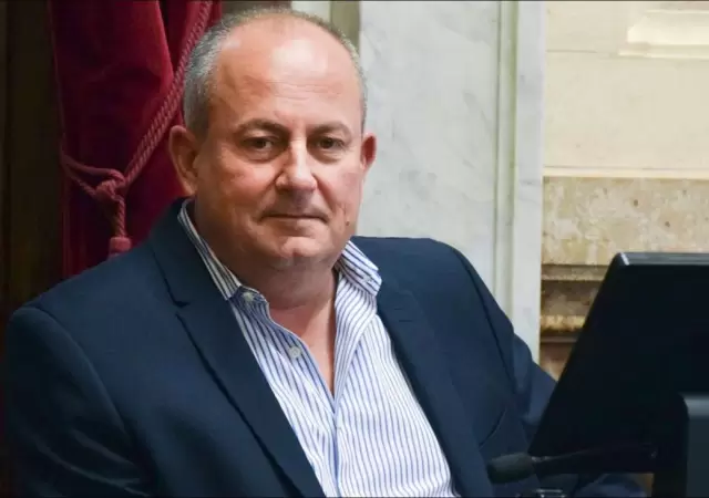 Juan-Carlos-Marino-senadores-recinto-denuncia-abuso-sexual