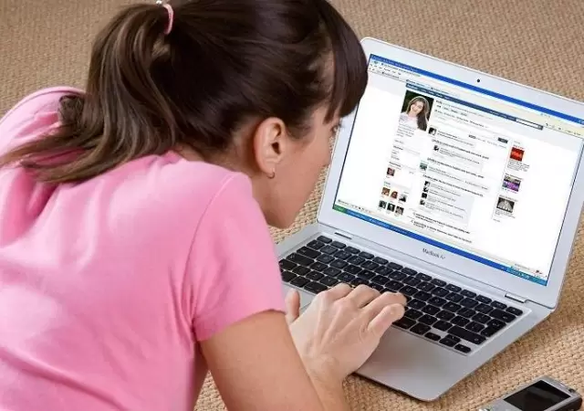 MENTIRAS-EN-FACEBOOK
