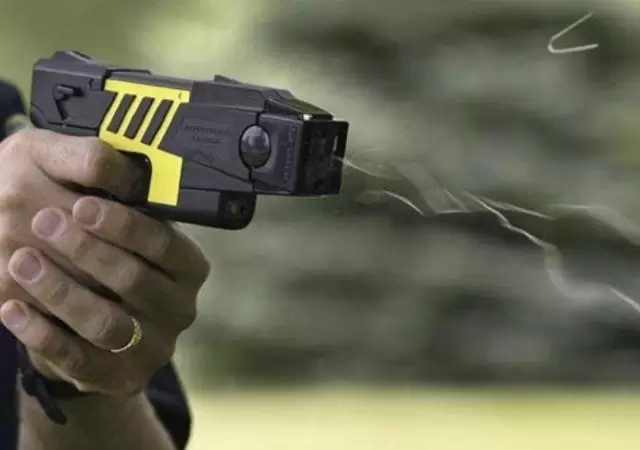 armas-taser