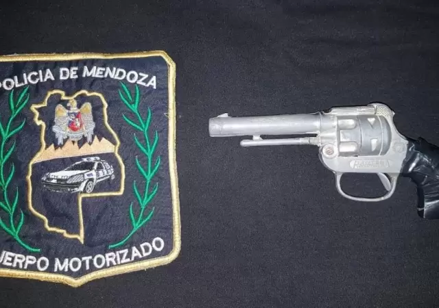 revolver-pistola-san-martin-barrio-detenido