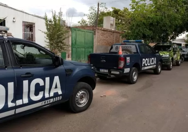 movil-policial-mendoza