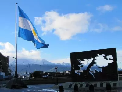 homenaje-a-caidos-en-malvinas
