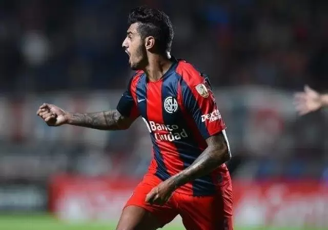 roman-martinez-gol-vs-junior-copa-libertadores