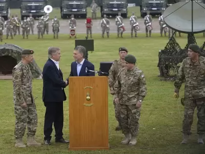 Mauricio-Macri-ejercito-1920-7