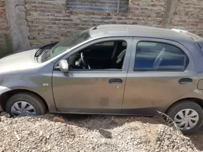 robo-policiales-hoy-jueves-robo-auto-ciudad-mujer