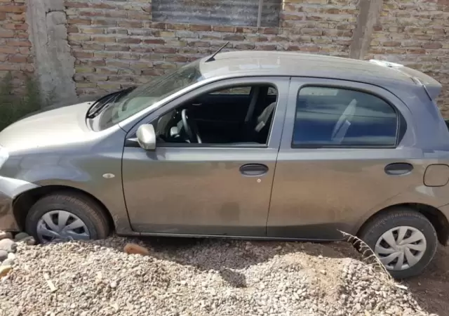 robo-policiales-hoy-jueves-robo-auto-ciudad-mujer