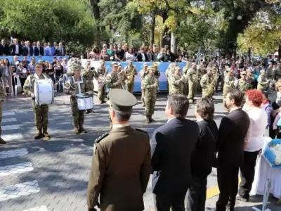 1Actos-en-la-Plaza-Departamental.-Malvinas