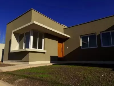 1-700x467