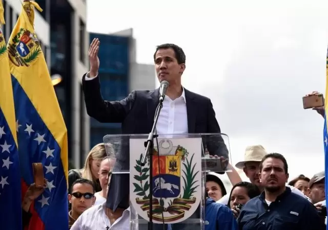 juan-guaido-U30890457778LI--1248x698@abc