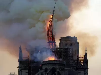 Incendio-catedral-de-Notre-Dame-Paris-Francia-22