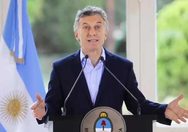Macri-3