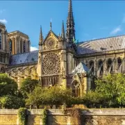 Ma�ana reabre Notre Dame con una misa con 170 obispos