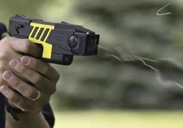 armas-taser