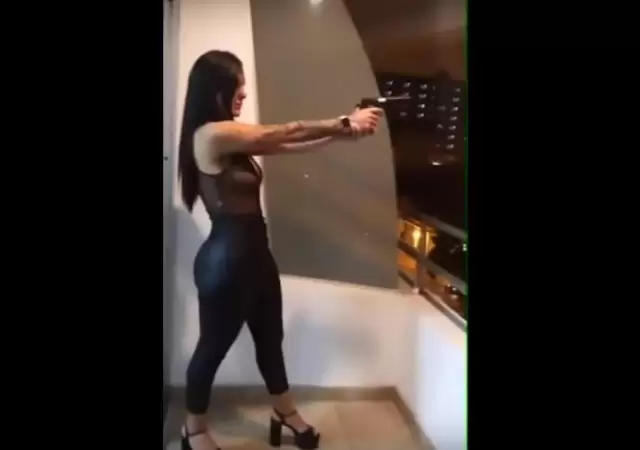 fany-c--disparo-balc�n-pistolera-mujer-arma-salta-fotos-video-