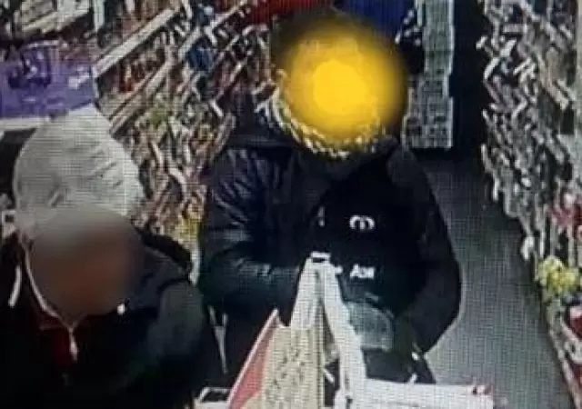 robo-supermercado-policiales-buscado-moto