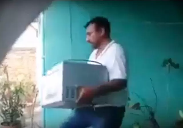 video-viral-mexico-lo-velaban-y-aprovecharon-para-robarle-en-su-casa