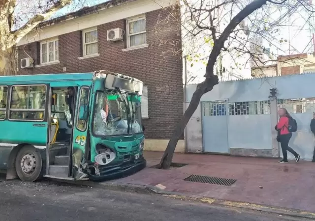 choque-micros-centro-mendoza-policiales