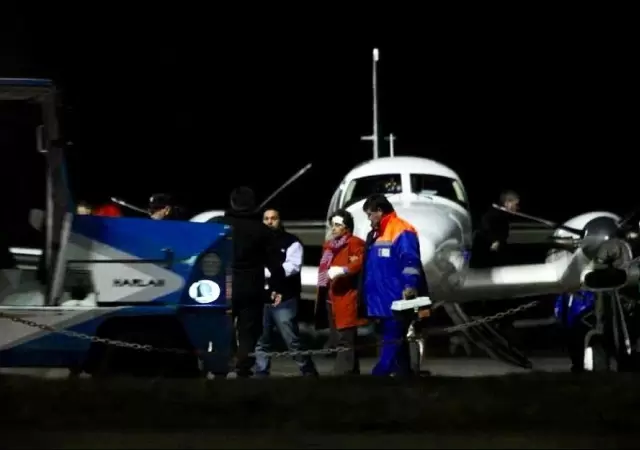 aeropuerto-de-mendoza-llegaron-los-primeros-sobrevivientes-de-la-tragedia-de-tucuman-