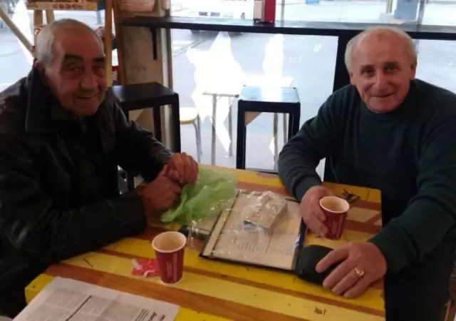 se-viene-la-amistad-en-el-f�tbol-almuerzo