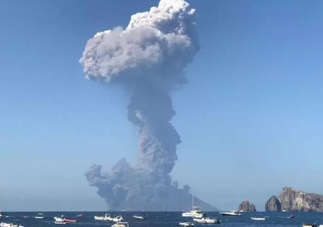 volc�n-italia-erupci�n-fotos-video-Stromboli-2