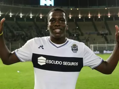 hurtado-boca-pase-compra-gimansia
