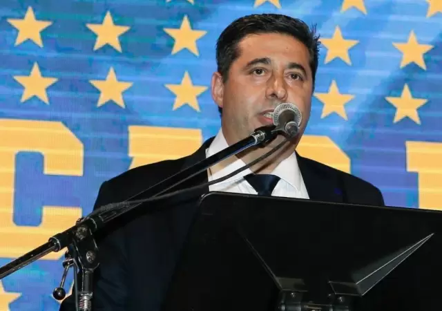 daniel-angelici-en-boca-dando-un-discurso