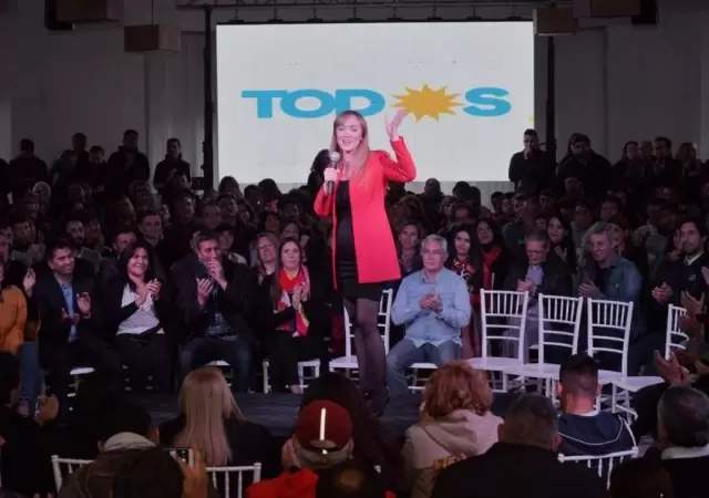 anabel-sagasti-cierre-campa�a-mendoza