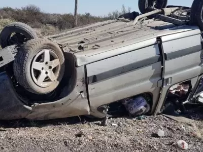 accidente-santa-rosa-vuelco-mujer-ni�as