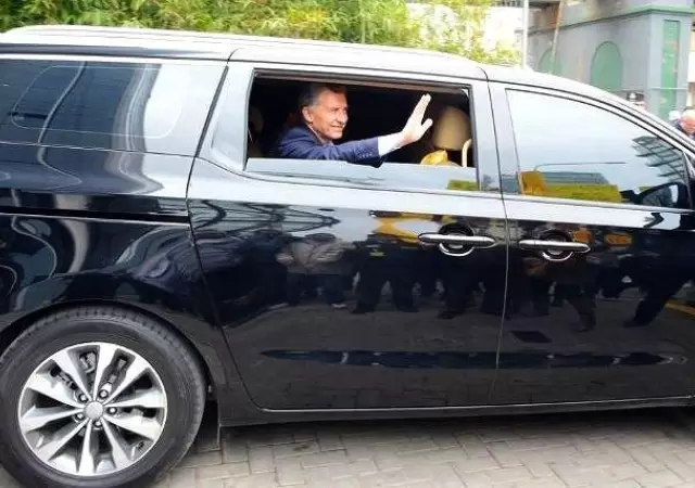 van-presidencial-mercedez-benz-macri-multas-de-transito-miles-pesos-ciudad-y-capital-de-buenos-aires-frente-de-todos-alberto-fernandez-deudas