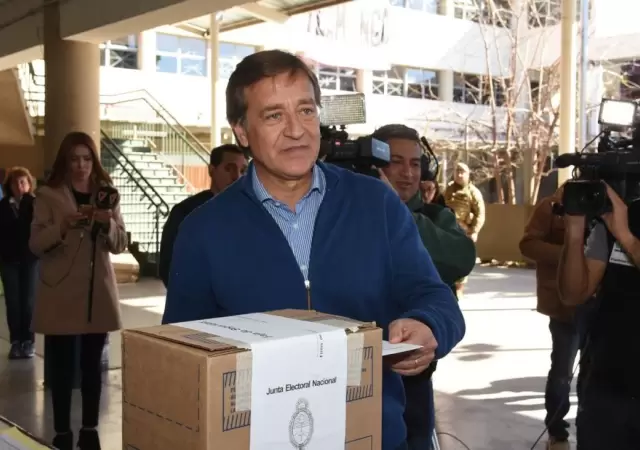 suarez-paso-2019-mendoza-voto-escuela-2