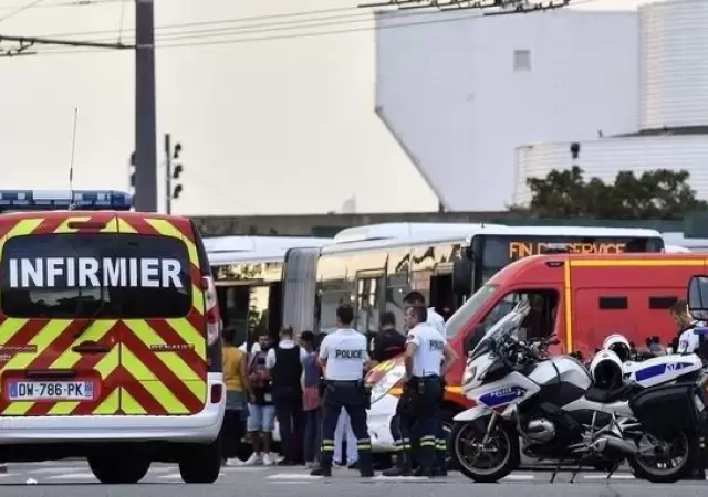 Francia--ataque-cuchillo