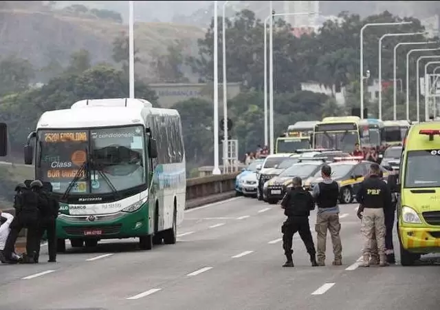 brasil-secuestro-un-hombre-autobus-con-rehenes-y-fue-abatido-por-un-francotirador