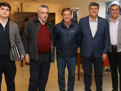 rodolfo-suarez-escucho-propuestas-del-sector-vitivinicola