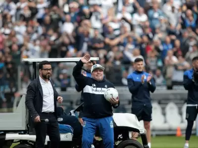 Diego-Maradona-Gimnasia-y-Esgrima-La-Plata