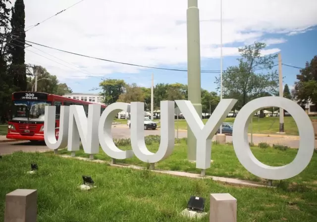 UNCuyo.