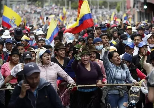 Ecuador-levantan-el-toque-de-queda-temporalmente-quito-lenin-moreno
