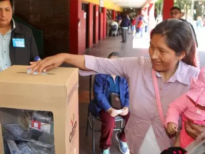 bolivia-bolivianos-votan-en-mendoza-elecciones-presidente-evo-morales