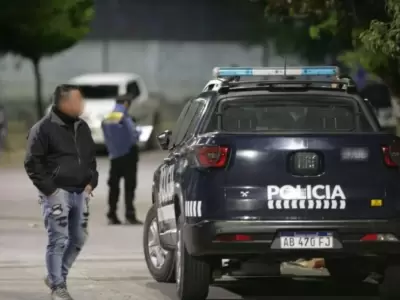 polic�a-violencia-guaymall�n-mujer-cuchillo