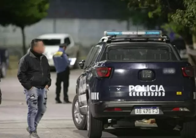 polic�a-violencia-guaymall�n-mujer-cuchillo
