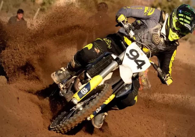 Enduro-Arena01