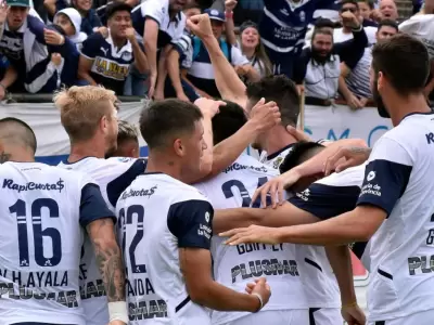 Gimnasia-y-Esgrima-La-Plata-Diego-Maradona-Superliga