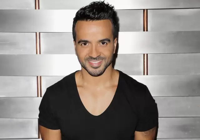 luis-fonsi-june-2017-billboard-1548