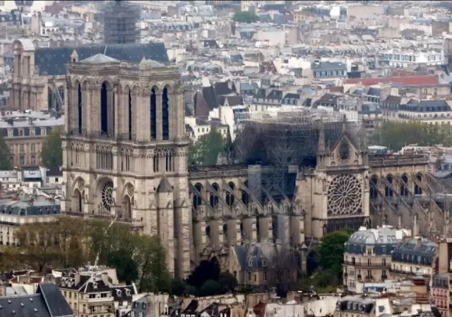 notre-dame-incendio-francia-paris-bomberos-macron-despues-fuego-finalizado