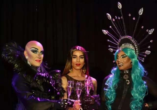 thumbnail_Drag-Queen-1