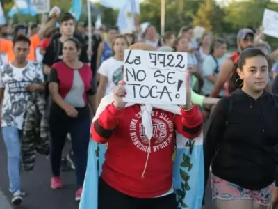7722-marcha